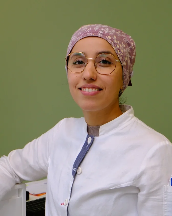 Portrait du Dr Sabrina Zaoui au Cabinet Dentaire du Champ de Mars à Reims